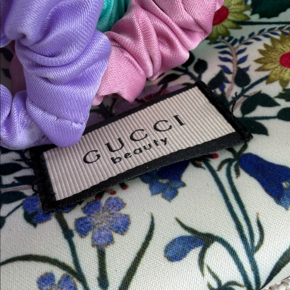 Gucci Set of 3 Satin Hair Scrunchie - Picture 3 of 6
